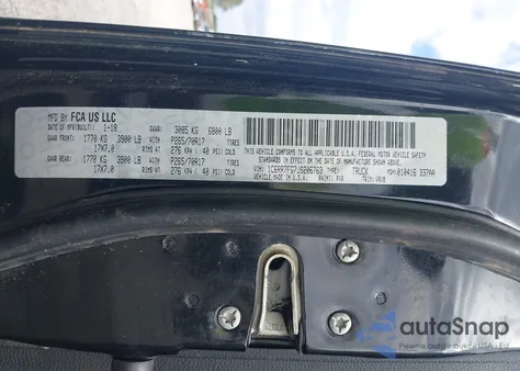 2018 Ram 1500 Express 4X4 6'4 Box z USA, uszkodzony, nr VIN 1C6RR7FG7JS206763